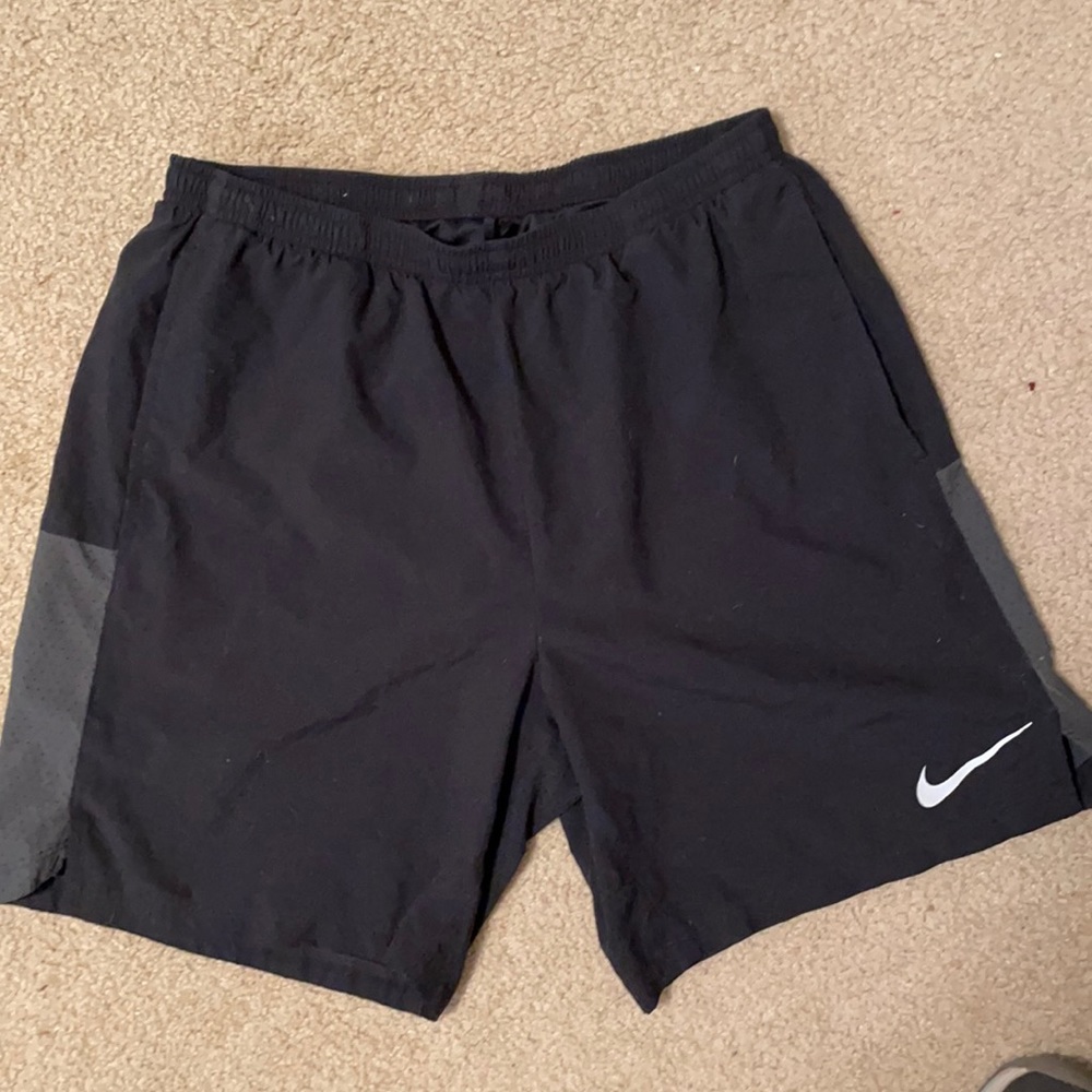 Men’s Nike Dri-Fit Shorts Sz Medium